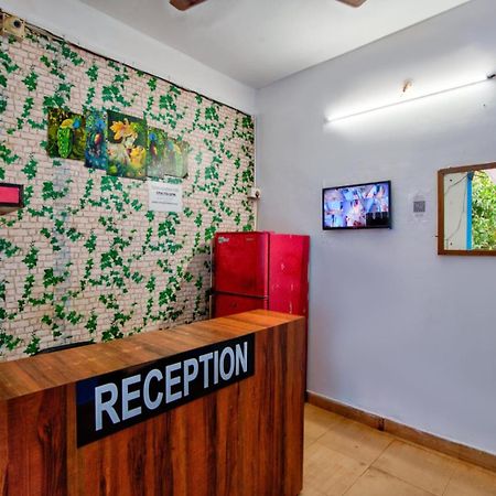 Hotel Savita Калангут Экстерьер фото